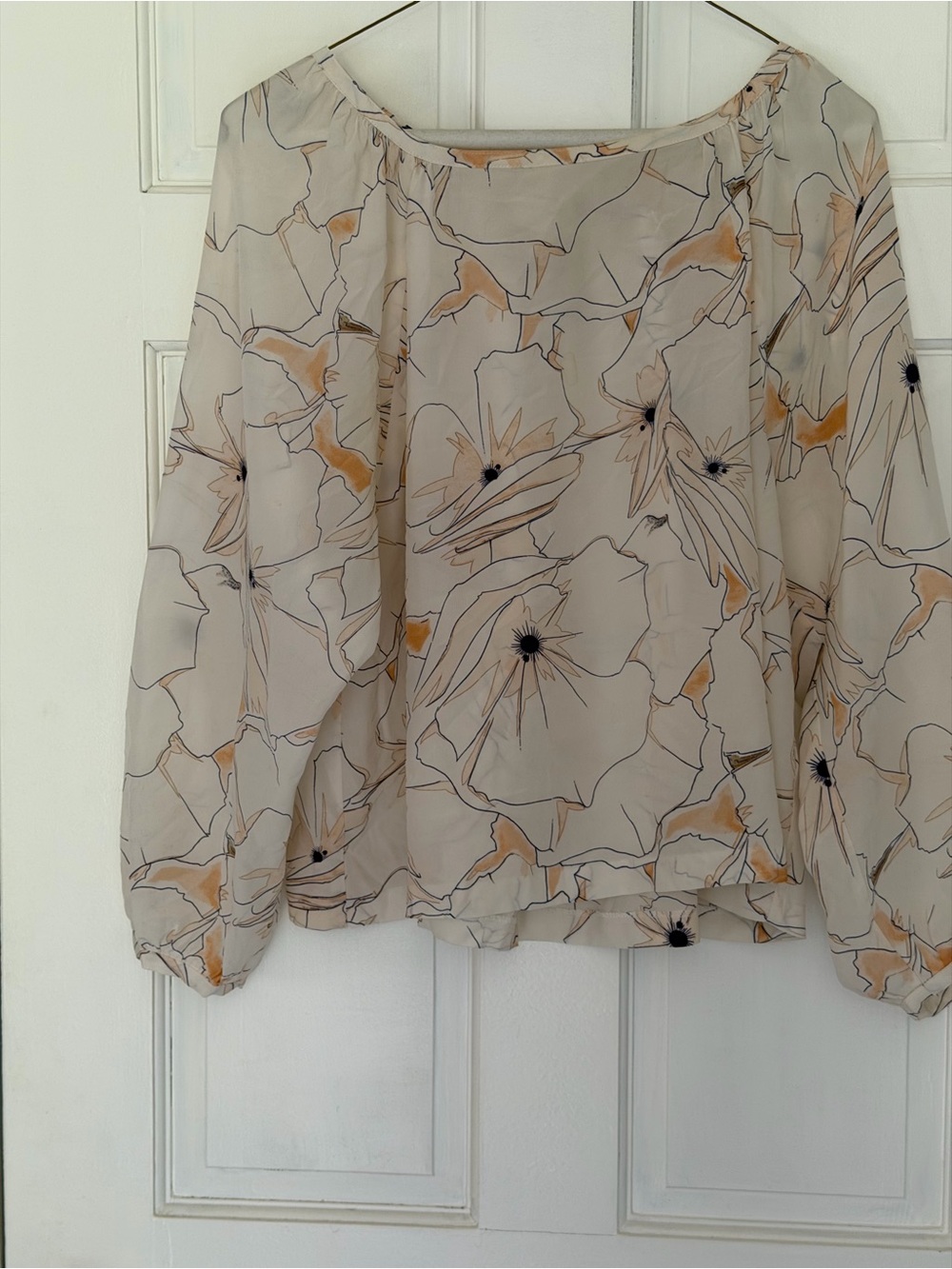 Club Monaco silk Cream Floral Blouse with Black Centers flowy loose fit
